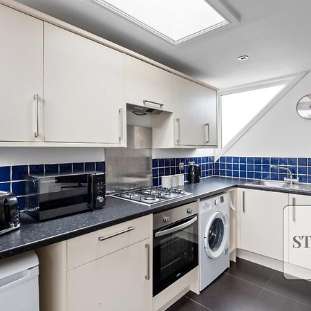 Cosy Apartment In Moulsham, Long Stays Welcome Chelmsford Exterior photo
